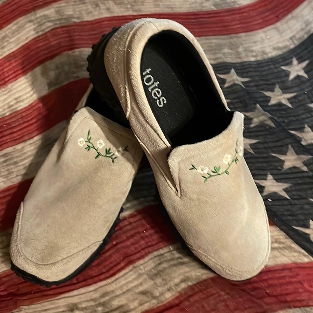 Totes shoes